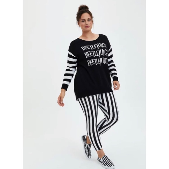 π Black White Stripe Beetlejuice Crop Legging 2 2X 18 20 NWT Torrid - Picture 3 of 8